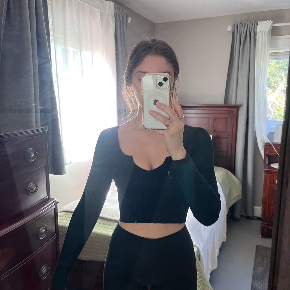 La Hearts Black Long Sleeve Crop Top